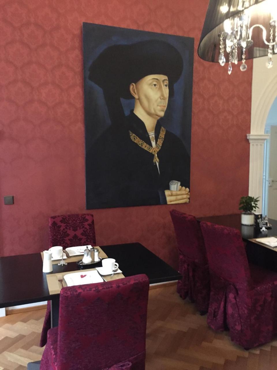 Karolingerhof Hotel Kröv Buitenkant foto