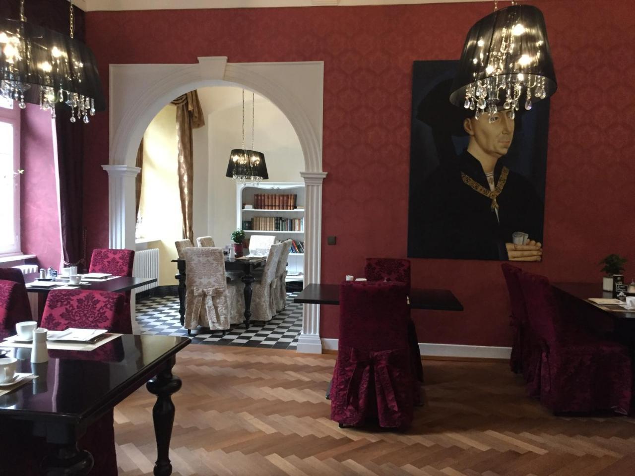 Karolingerhof Hotel Kröv Buitenkant foto