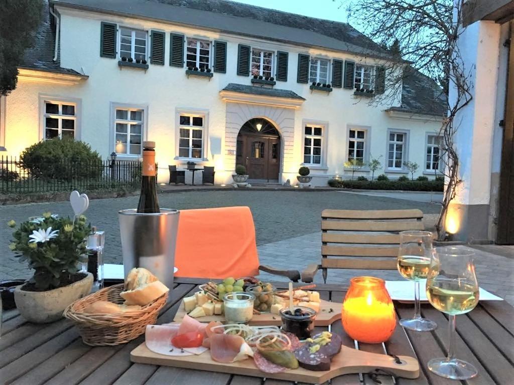 Karolingerhof Hotel Kröv Buitenkant foto